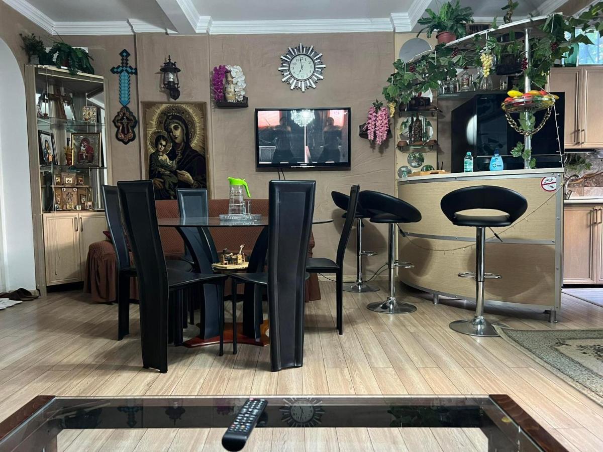 3 Room Flat In Tiflis Dış mekan fotoğraf