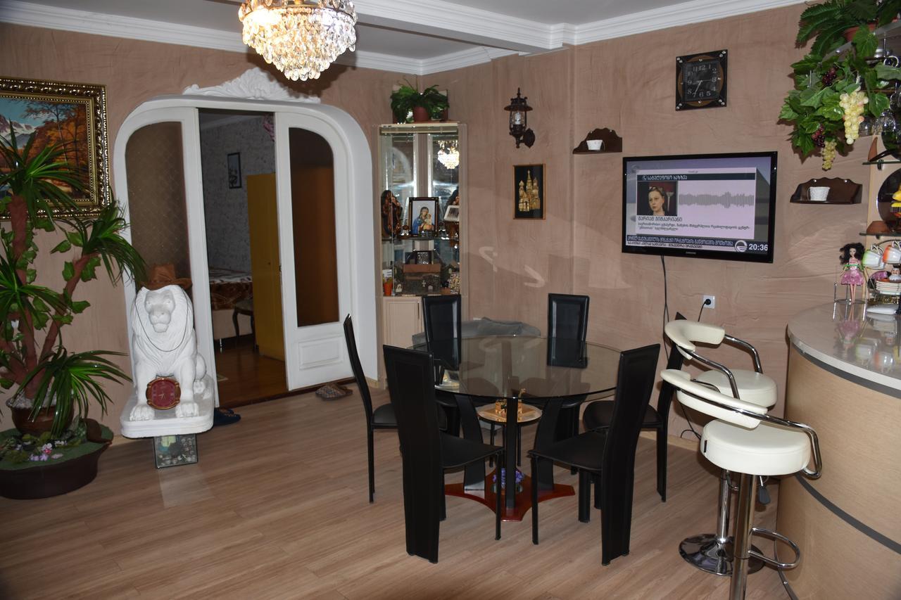 3 Room Flat In Tiflis Dış mekan fotoğraf